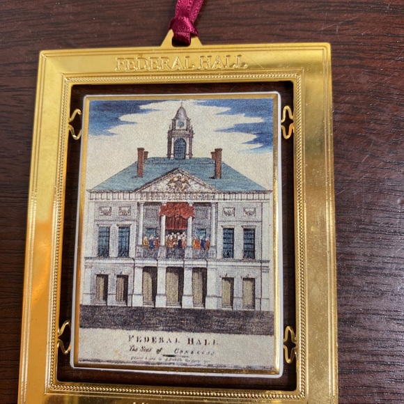 1998 Official Congressional Holiday Ornament - Federal Hall- in Original Box - Picture 2 of 4